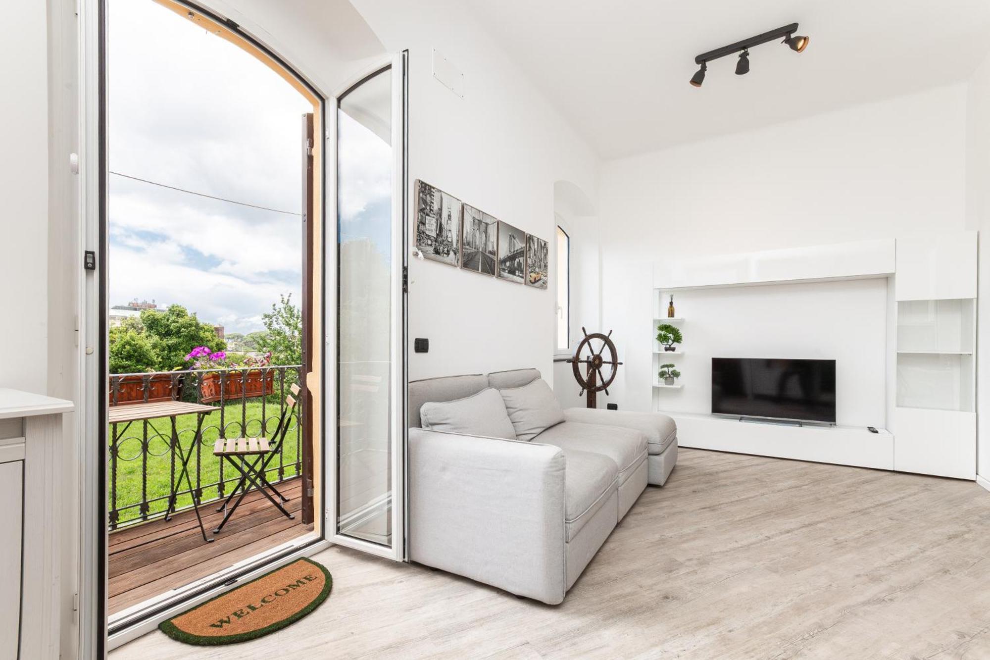 Spacious 3-Bedroom Apartment - 10 Min To City Center & 5 Min To Gaslini Hospital Genoa Luaran gambar