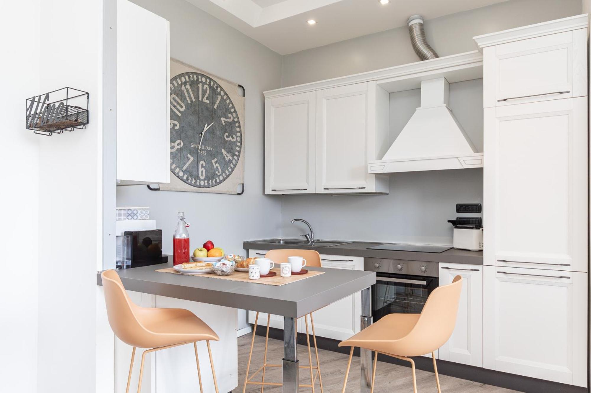 Spacious 3-Bedroom Apartment - 10 Min To City Center & 5 Min To Gaslini Hospital Genoa Luaran gambar