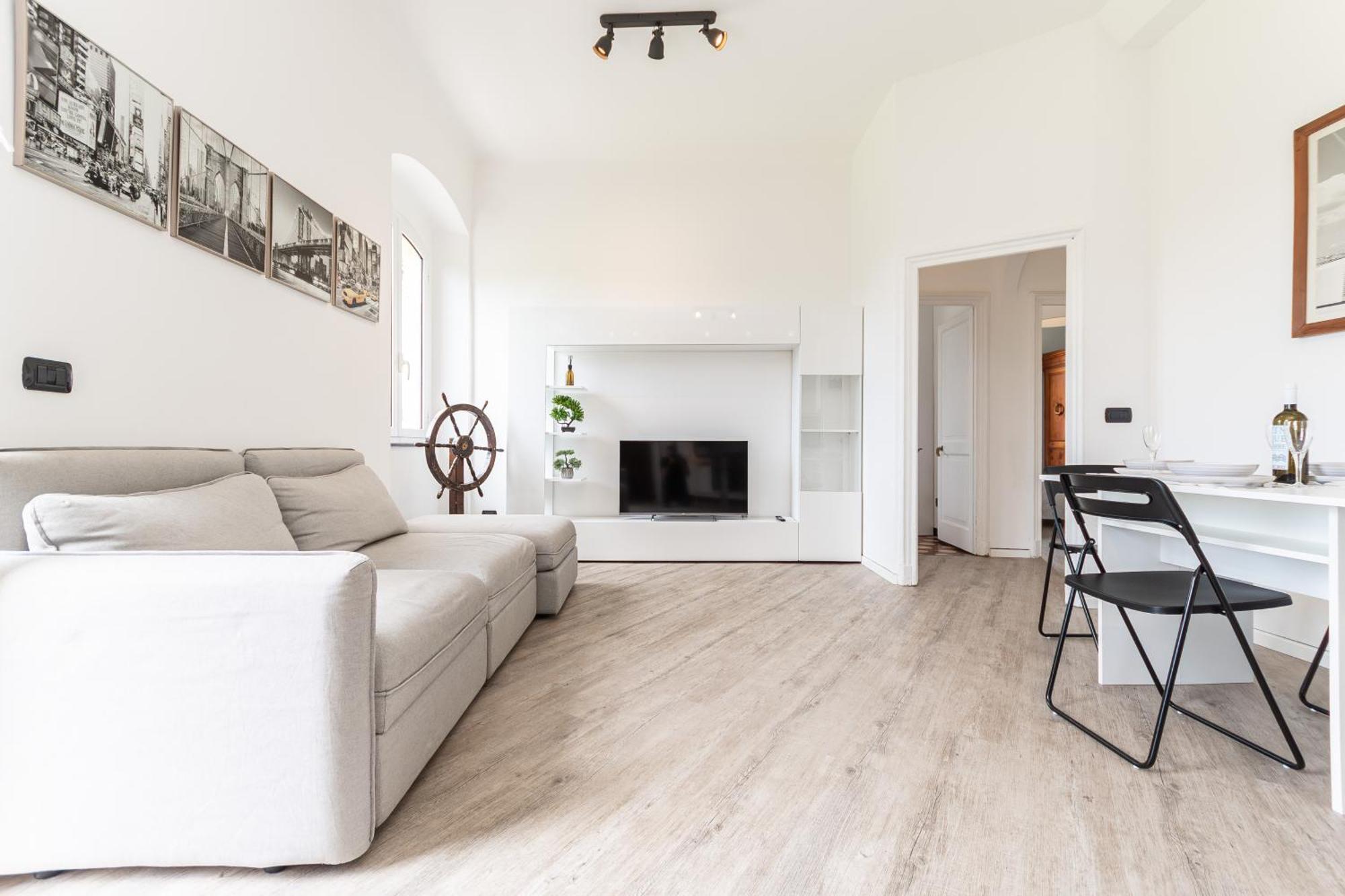 Spacious 3-Bedroom Apartment - 10 Min To City Center & 5 Min To Gaslini Hospital Genoa Luaran gambar