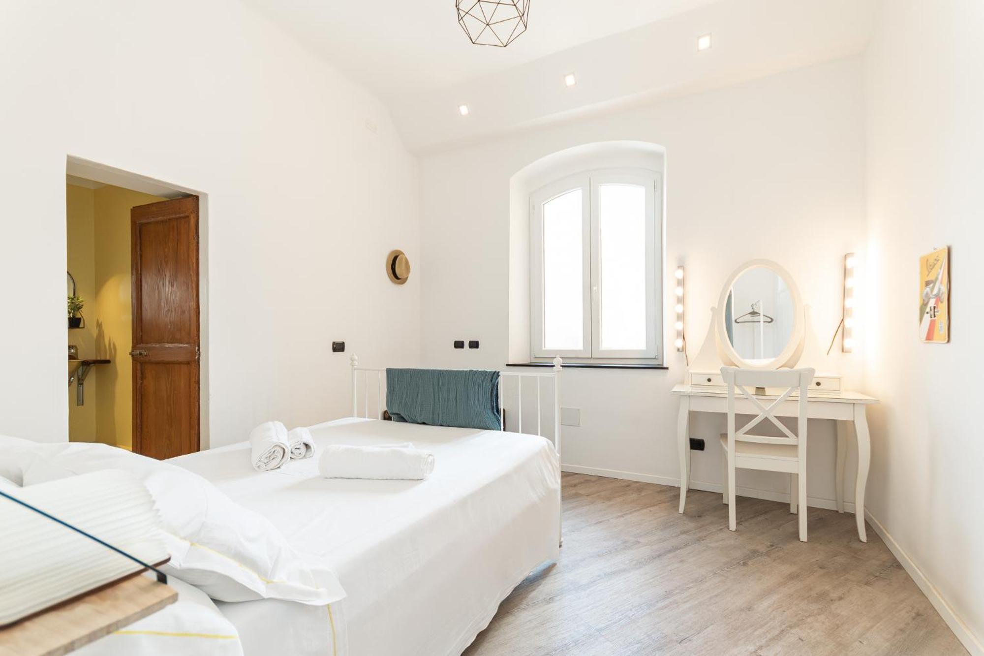 Spacious 3-Bedroom Apartment - 10 Min To City Center & 5 Min To Gaslini Hospital Genoa Luaran gambar