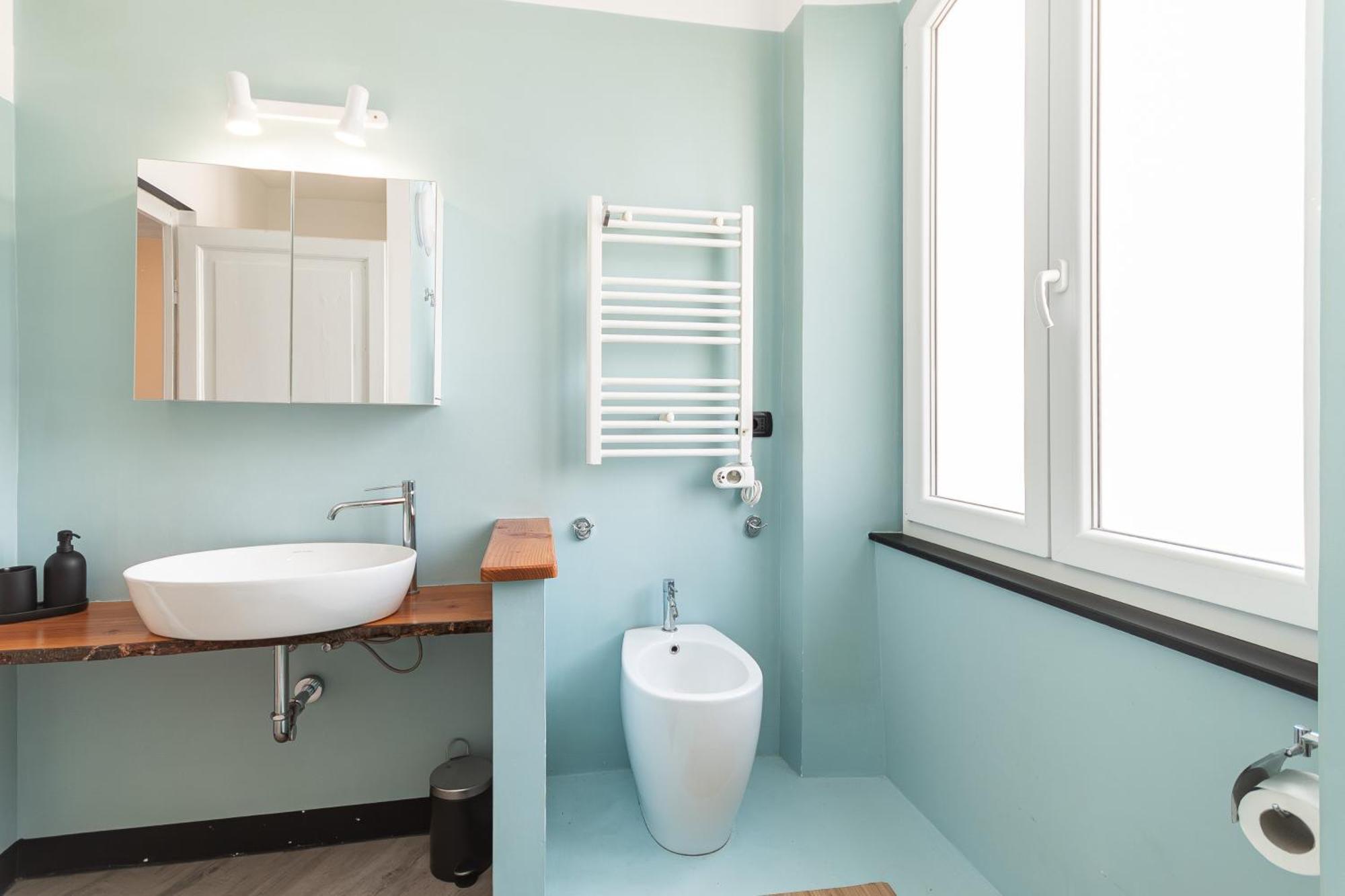 Spacious 3-Bedroom Apartment - 10 Min To City Center & 5 Min To Gaslini Hospital Genoa Luaran gambar