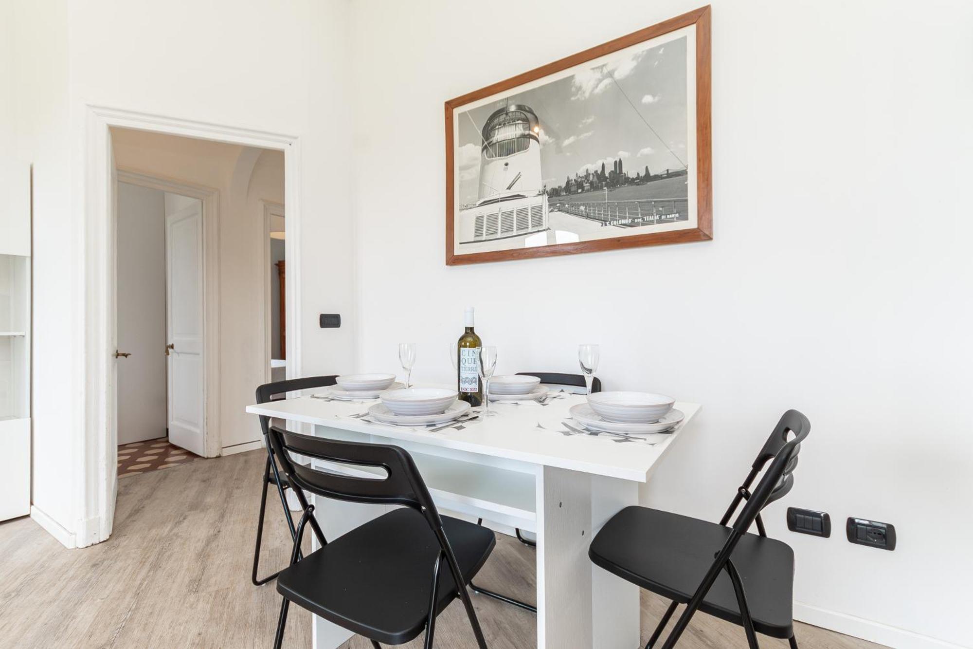 Spacious 3-Bedroom Apartment - 10 Min To City Center & 5 Min To Gaslini Hospital Genoa Luaran gambar