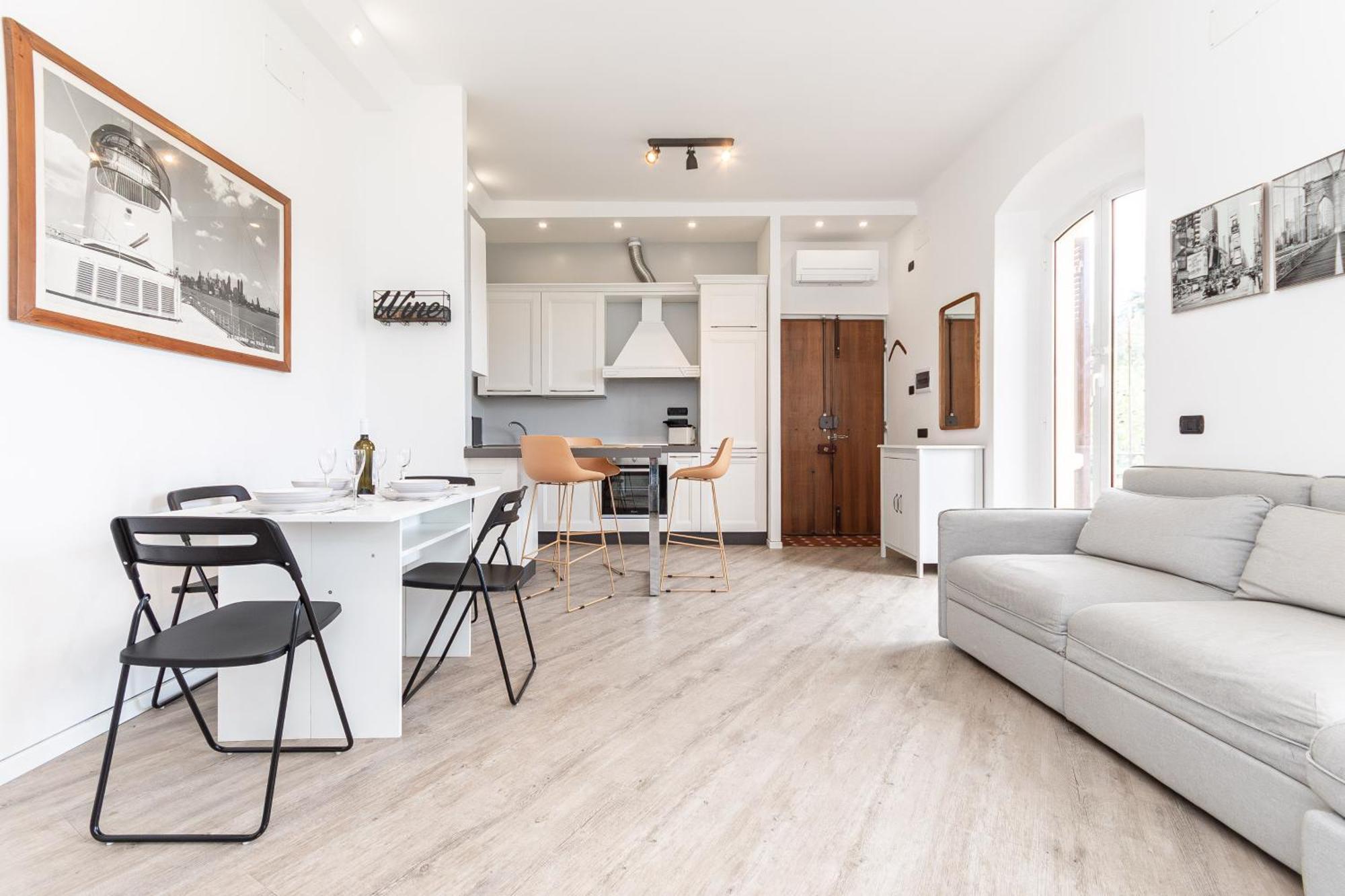 Spacious 3-Bedroom Apartment - 10 Min To City Center & 5 Min To Gaslini Hospital Genoa Luaran gambar