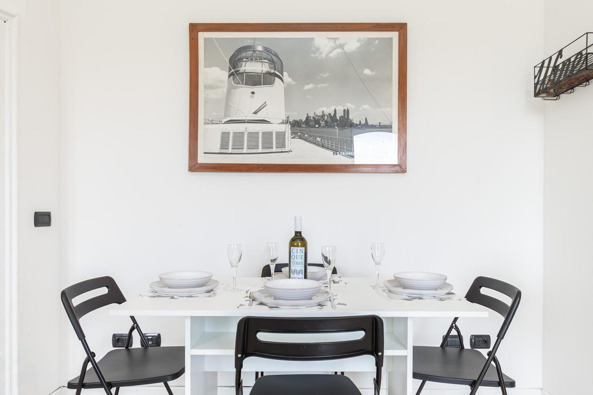 Spacious 3-Bedroom Apartment - 10 Min To City Center & 5 Min To Gaslini Hospital Genoa Luaran gambar